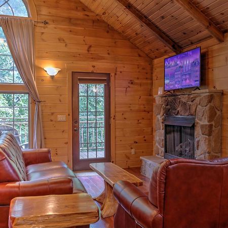Whispering Pines Treehouse By Amish Country Lodging Millersburg Bagian luar foto