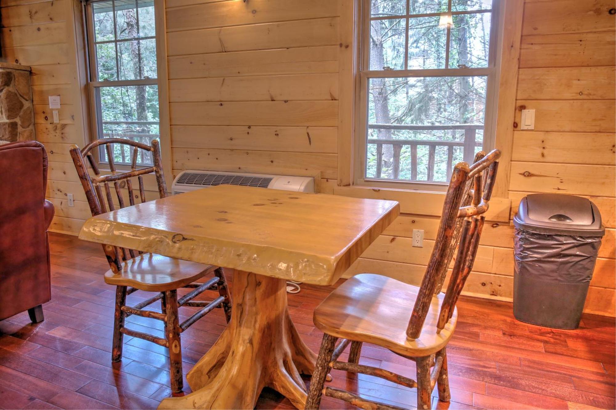 Whispering Pines Treehouse By Amish Country Lodging Millersburg Bagian luar foto